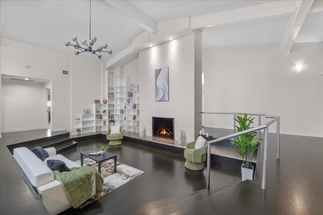 Building Photo - 3824 Gaines Dr