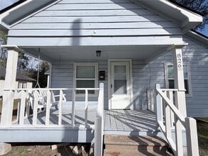 Building Photo - 826 Fowlkes St