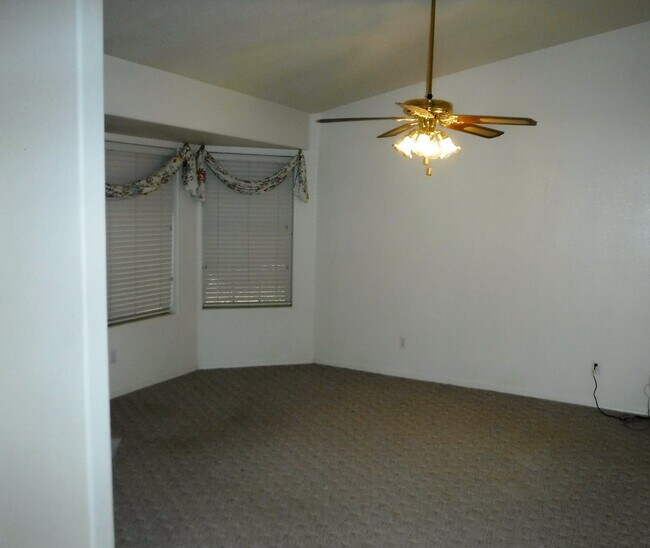 Building Photo - Beautiful 3bdrm-2ba in Mesa