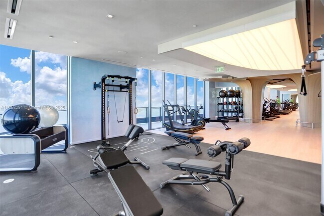 Building Photo - 1000 Brickell Plaza