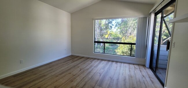 Building Photo - Spacious 3-Bedroom Townhome with Scenic Views in Glenwood Springs