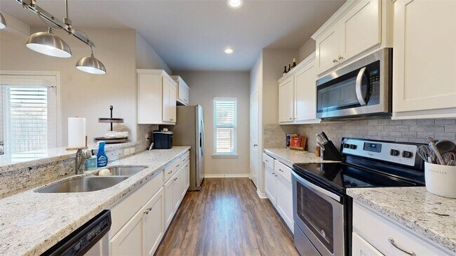 Building Photo - 2941 Papa Bear Dr