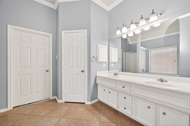 Building Photo - 26806 Shoal Hollow Ct