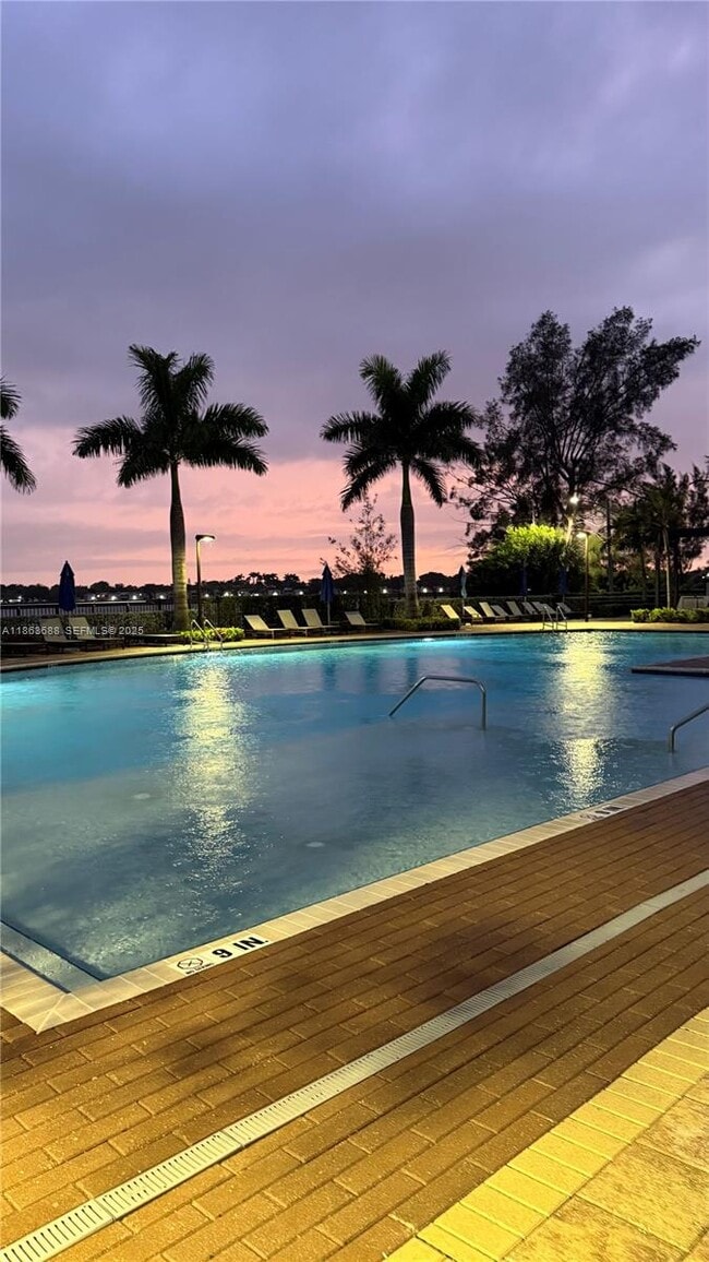 Building Photo - 947 NE 211th St