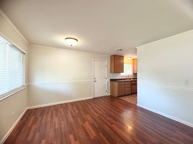 Building Photo - Available NOW - 3 Bed Home Near Bidwell Park