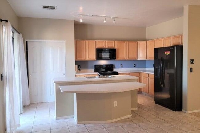 Building Photo - 2964 S Valle Verde