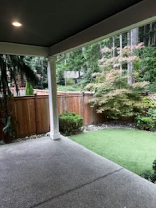 Building Photo - 5 Bedroom plus a Bonus Room in Gig Harbor