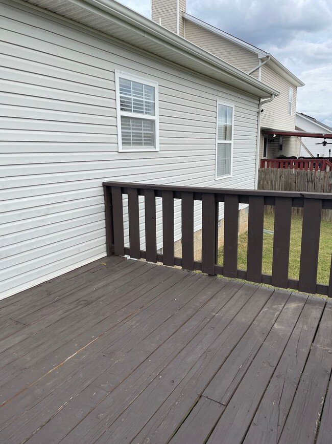 Building Photo - 365 Andrew Dr