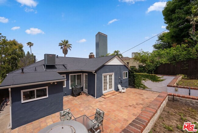 Building Photo - 3740 Lankershim Blvd