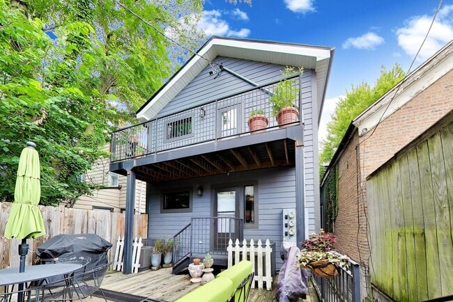 Building Photo - 1840 N Bissell St