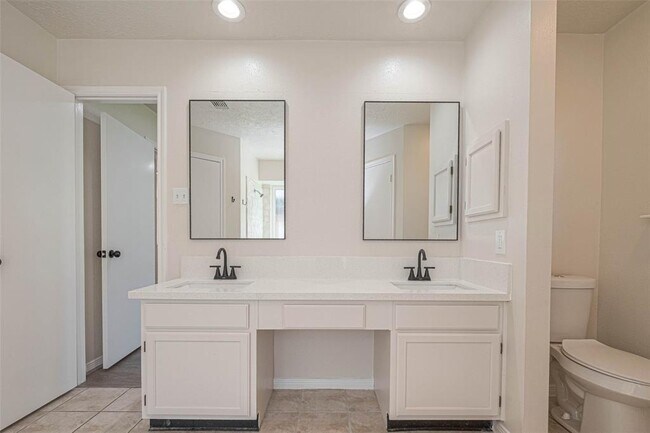 Building Photo - 416 Heatherwood Ct