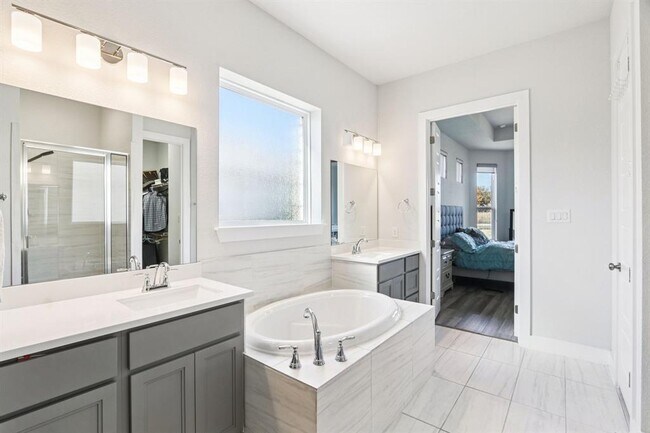 Building Photo - 4608 Pleasant Pl