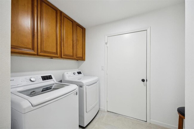 Building Photo - 318 W Fair Harbor Ln