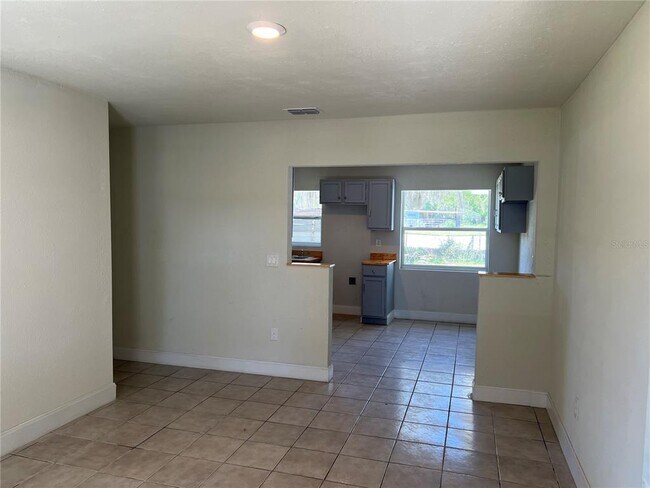 Building Photo - 213 Herbert St