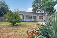 Building Photo - 725 Mary Lake Dr