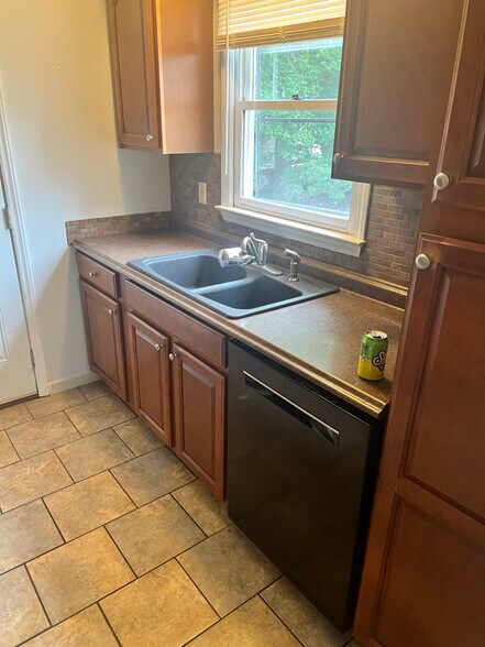 Building Photo - 400 Abbottswood Dr
