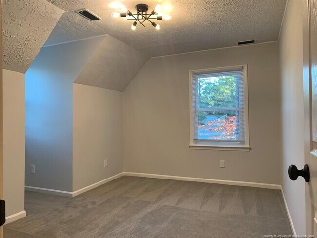 Building Photo - 5800 Lagu Pl