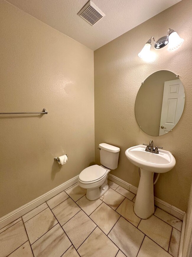 Building Photo - 6747 Enchanted Cove Ct