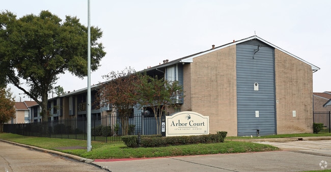 Primary Photo - Arbor Court Apartments