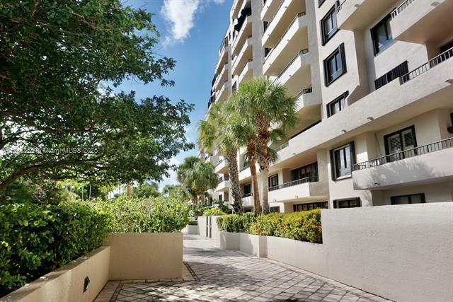 Building Photo - 151 Crandon Blvd