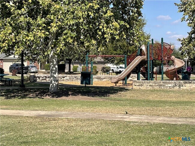 Building Photo - 3208 Clinton Pl