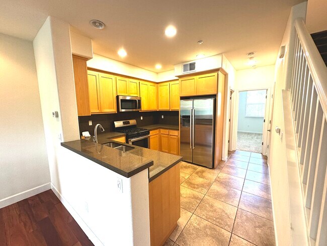 Building Photo - 660 Cedarville Ln