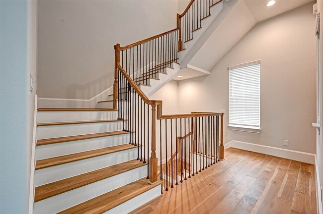 Building Photo - 2234 Lou Ellen Ln