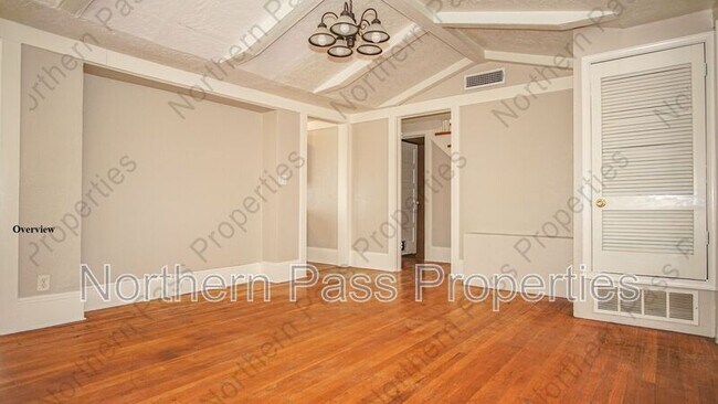 Building Photo - 7600 Franklin Dr