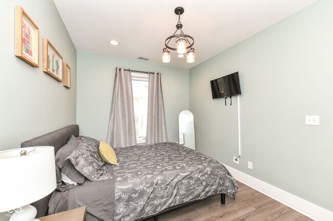 Building Photo - 1242 S Talbott St