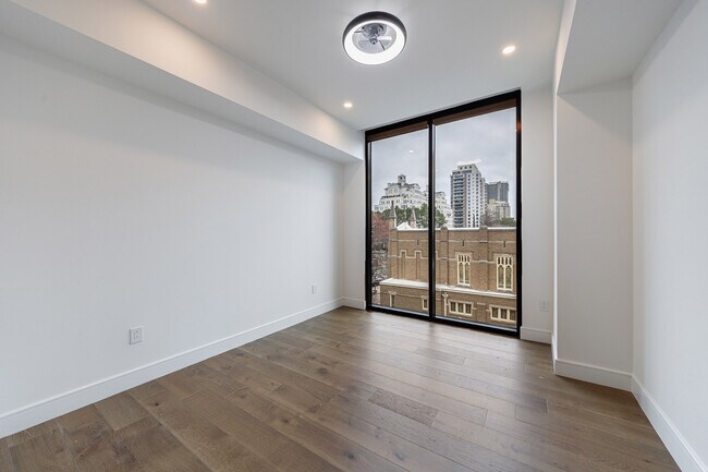 Building Photo - 2425 Peachtree Rd NE