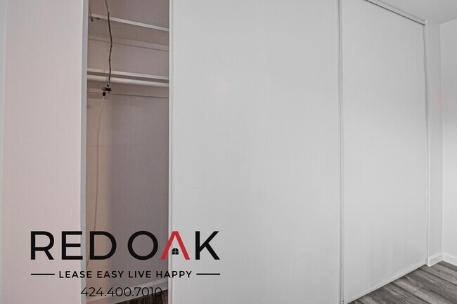 Building Photo - 615 Erie St