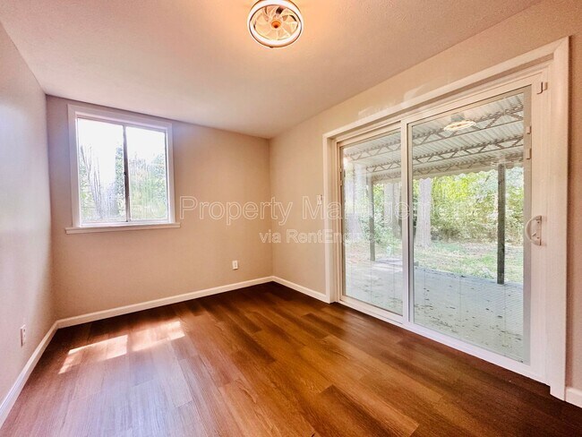 Building Photo - 3222 Apache Dr