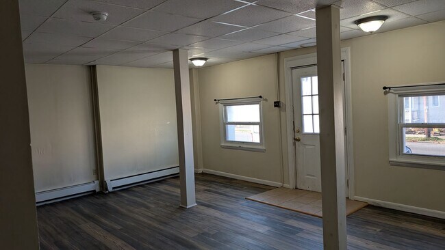 Building Photo - Franklin St