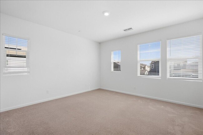 Building Photo - 1229 Rojo St