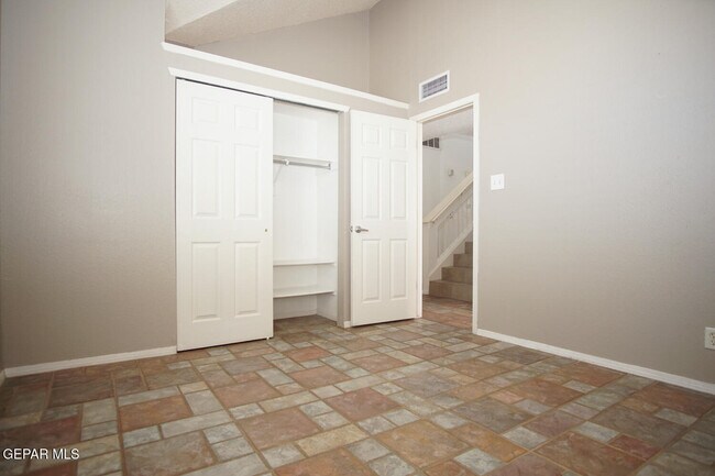 Building Photo - 6040 Los Siglos Dr