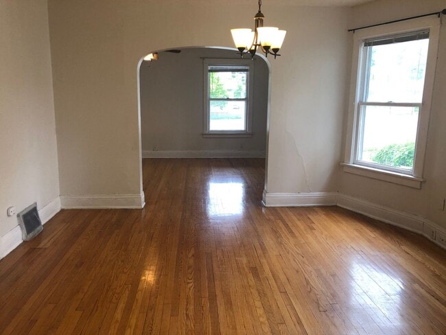 Building Photo - JUNE move in, 6BR house