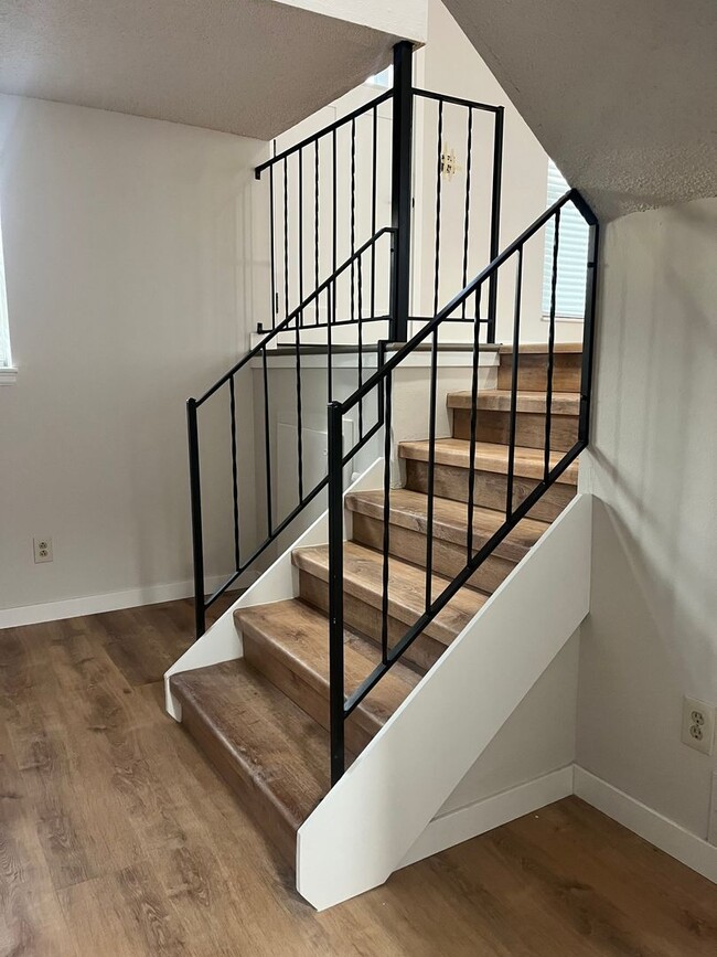 Building Photo - Fresh, Contemporary Remodel with Solar, Walk-In Closets & Great Outdoor Space