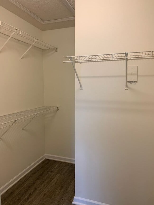 Building Photo - P201