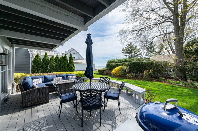 Building Photo - 187 Dolphin Cove Quay