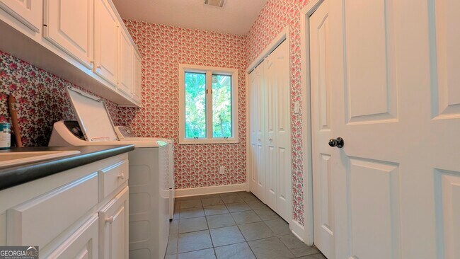 Building Photo - 2939 Rivercrest Dr