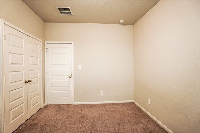 Building Photo - 8414 Quiet Bay Dr