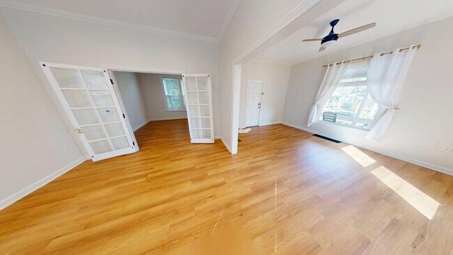 Building Photo - 121 College Pl