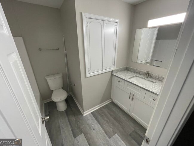 Building Photo - 859 Park Pl NE