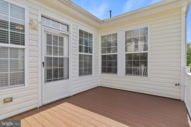 Building Photo - 17075 Four Seasons Dr