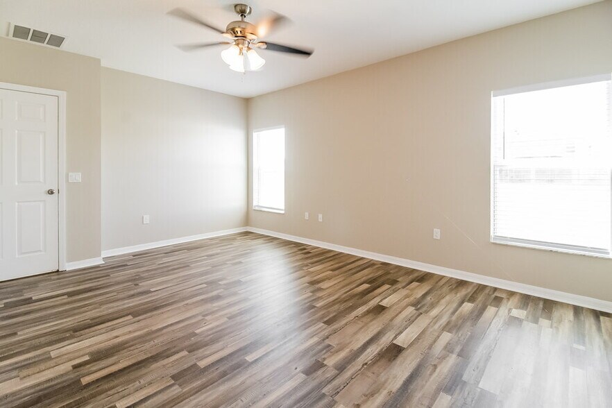 Building Photo - 4108 Shelter Bay Dr