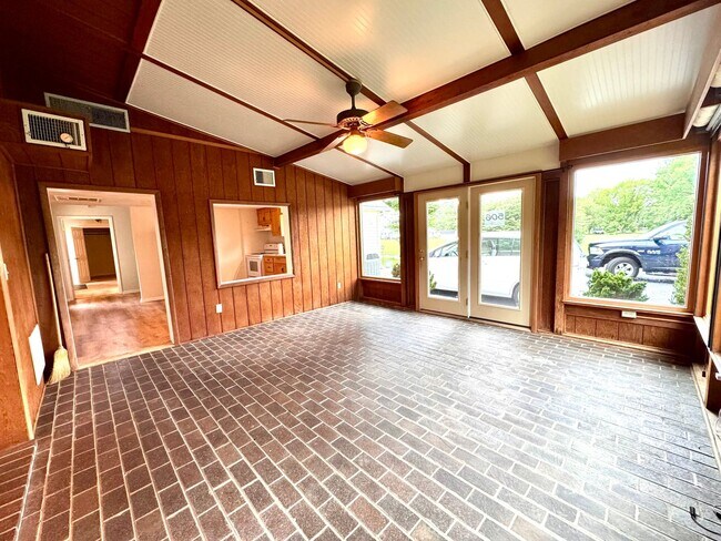Building Photo - House for Rent in Bridgewater