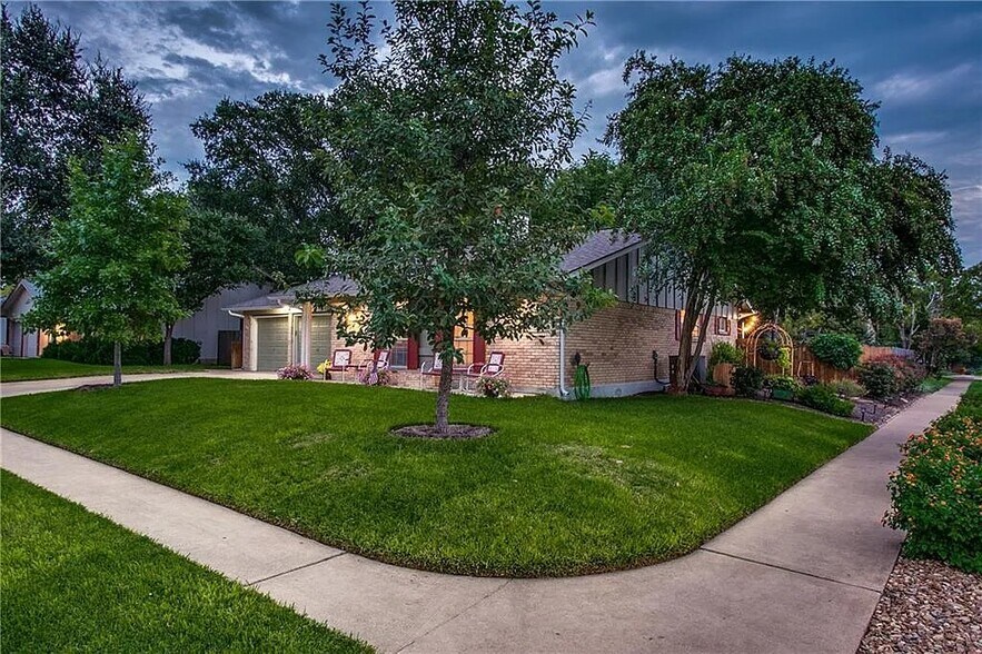 Building Photo - 11519 Fast Horse Dr