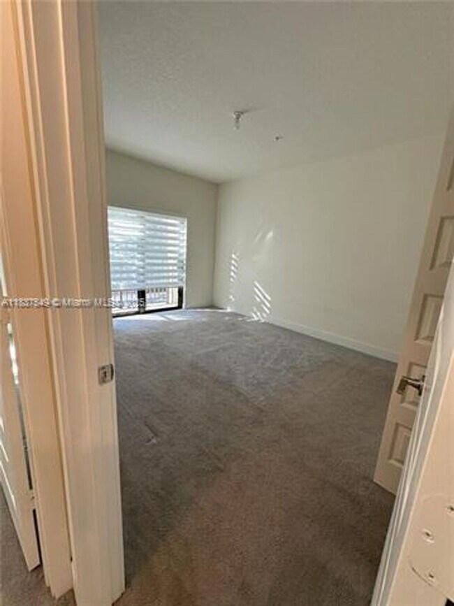 Building Photo - 4670 NW 84th Ave