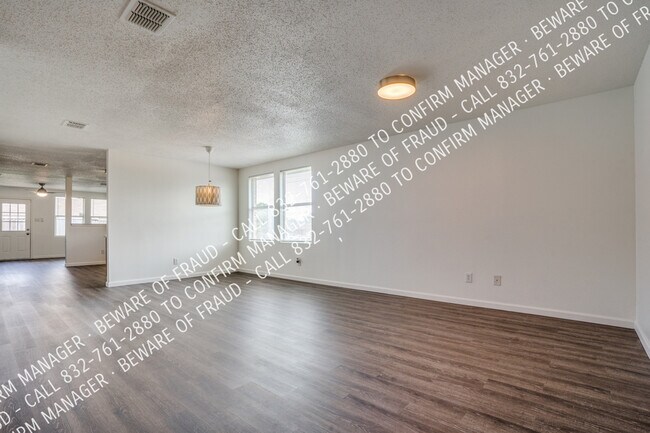 Building Photo - 616 Almandora-