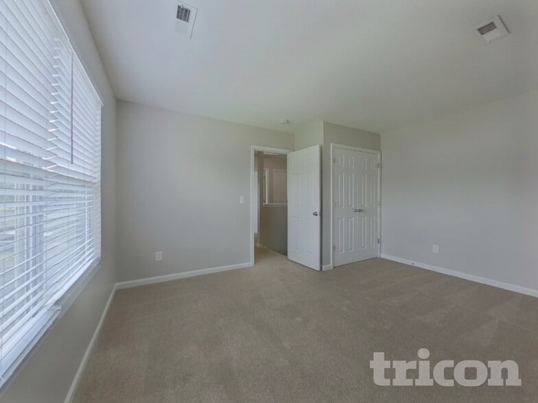 Building Photo - 1613 Brookgreen Ave